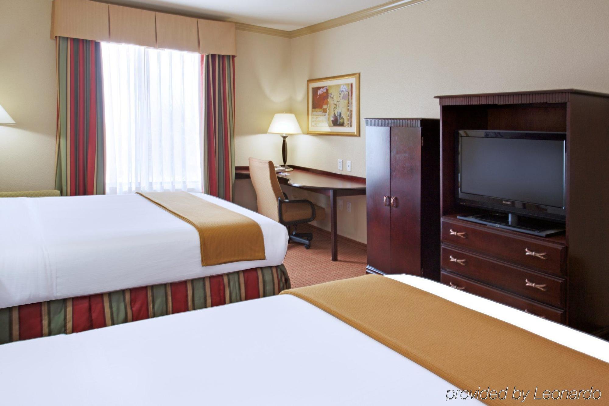 Holiday Inn Express & Suites Wharton By Ihg Chambre photo